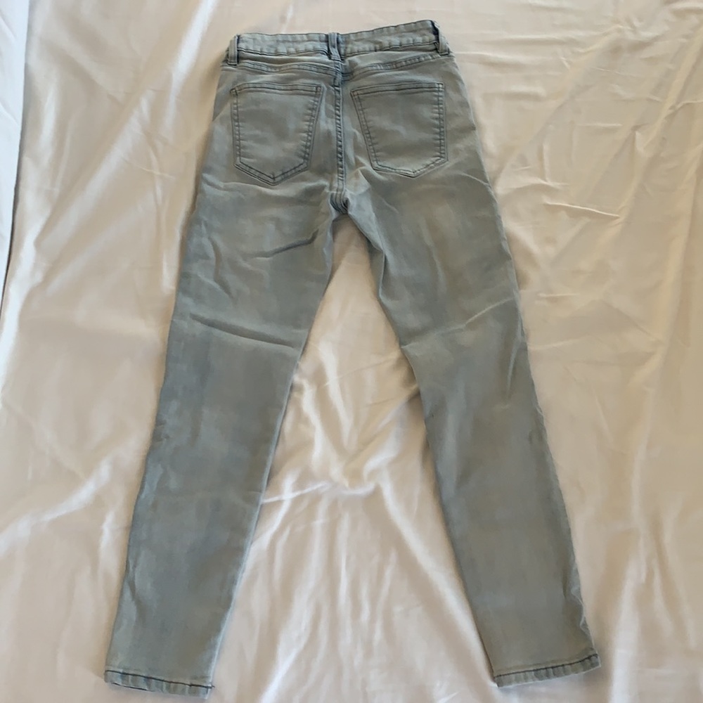 light wash jeans - Picture 5 of 6